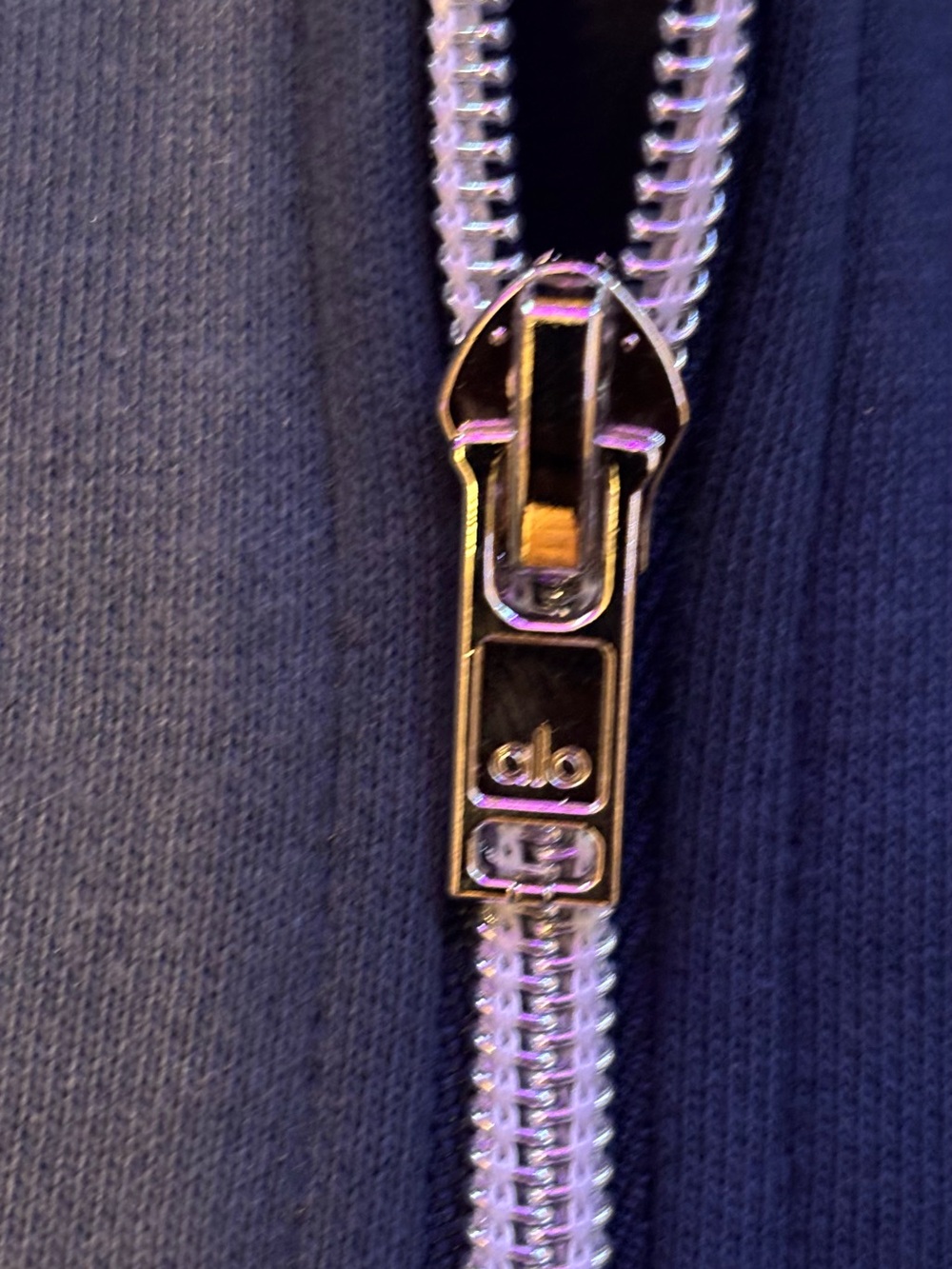 ALO Yoga Men’s Navy Quarter-Zip - Picture 4 of 5